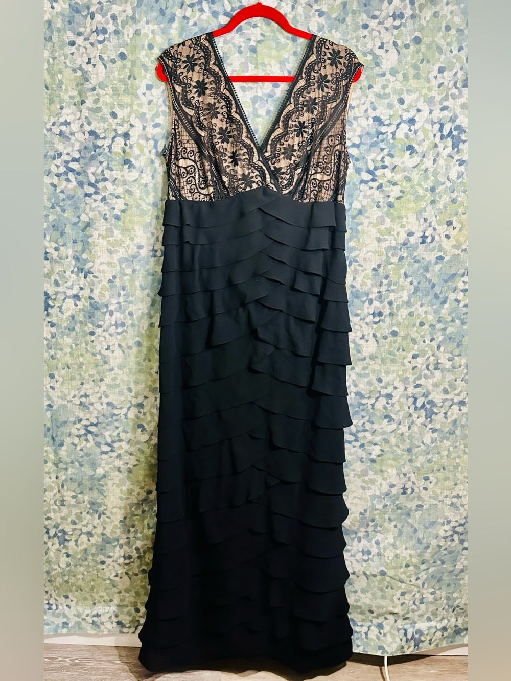 Adrianna Papell Evening Black Lace Tiered Gown Women’s 14W Formal Dress - Picture 2 of 6